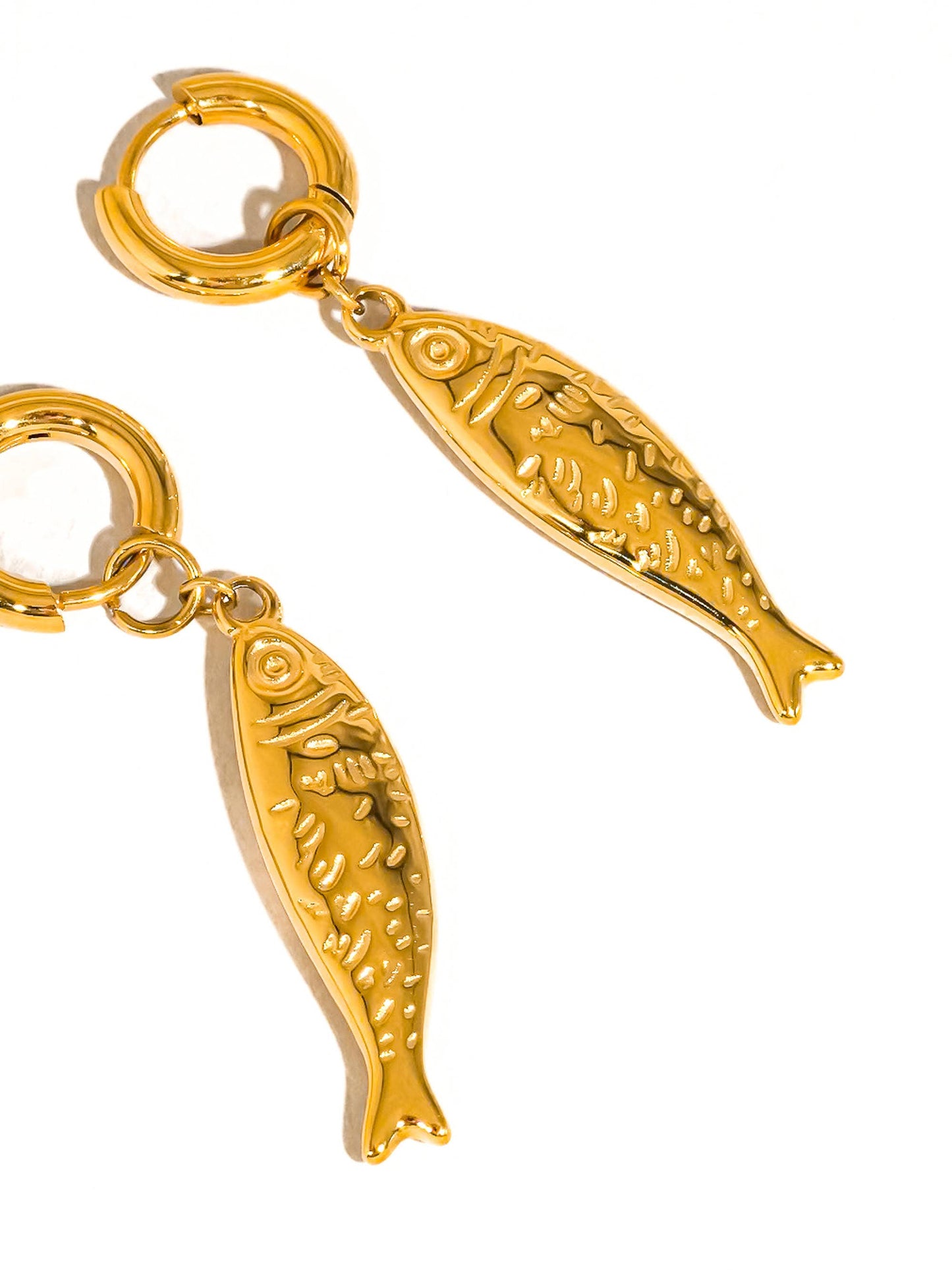 Nibe Fish Hoop Earring: Yellow Gold