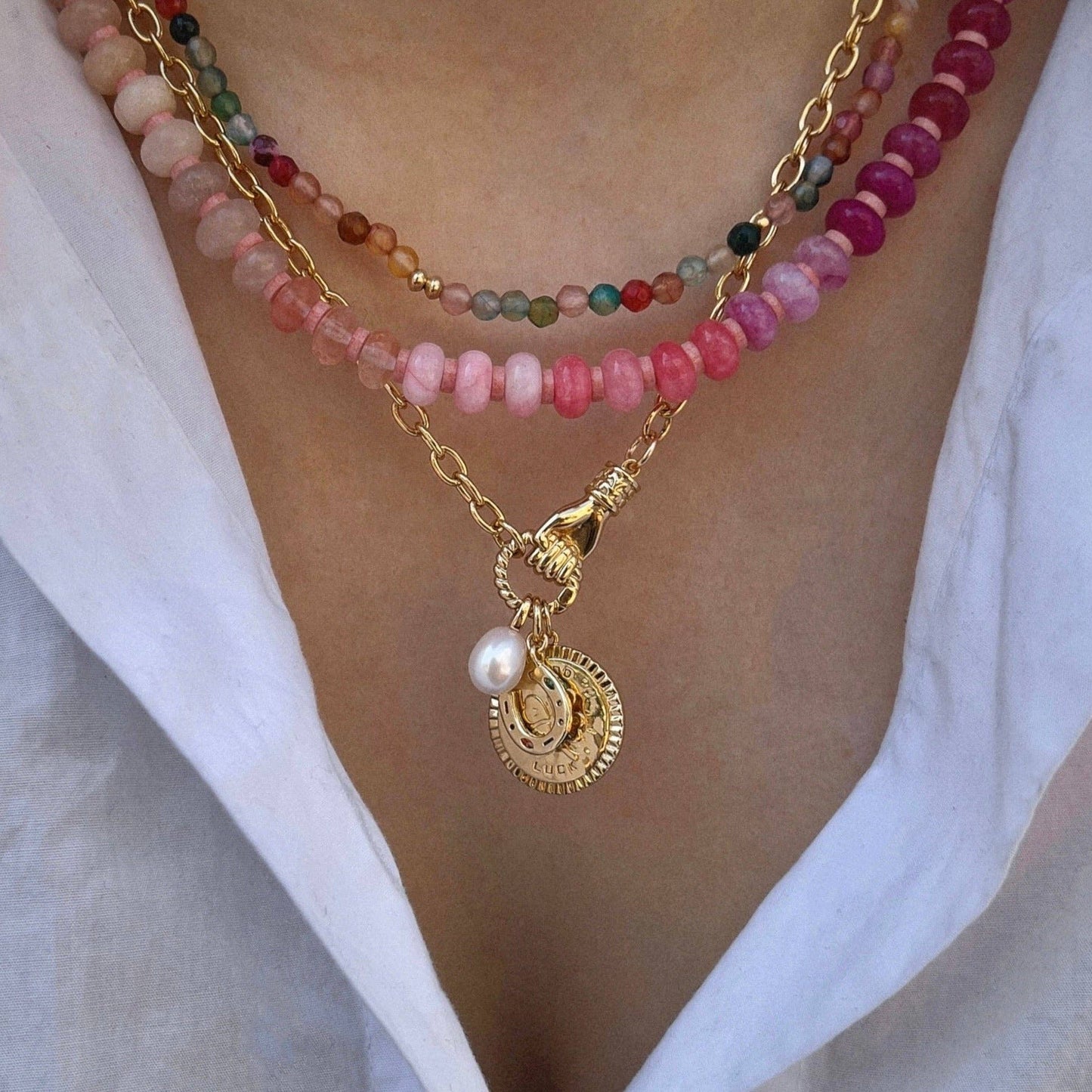 Chantal Horseshoe Charm: Gold plate