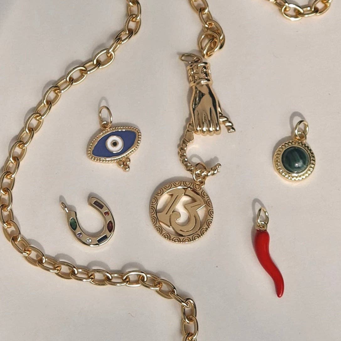 Chantal Horseshoe Charm: Gold plate