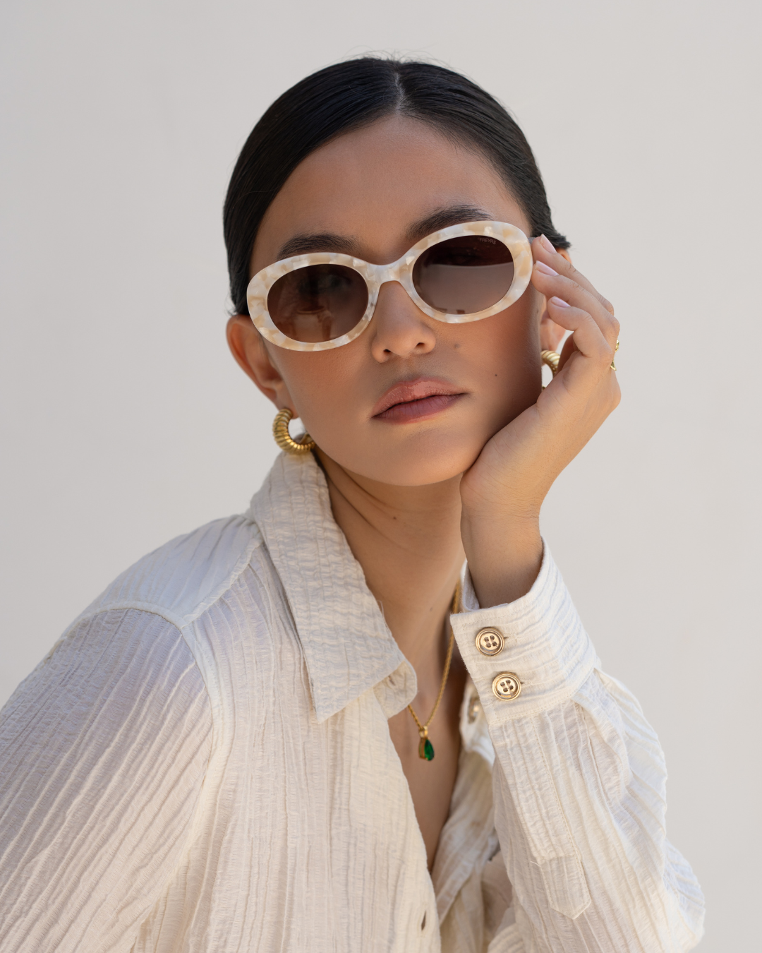 Aria Acetate Womens Oval Sunglasses : Light Pearl