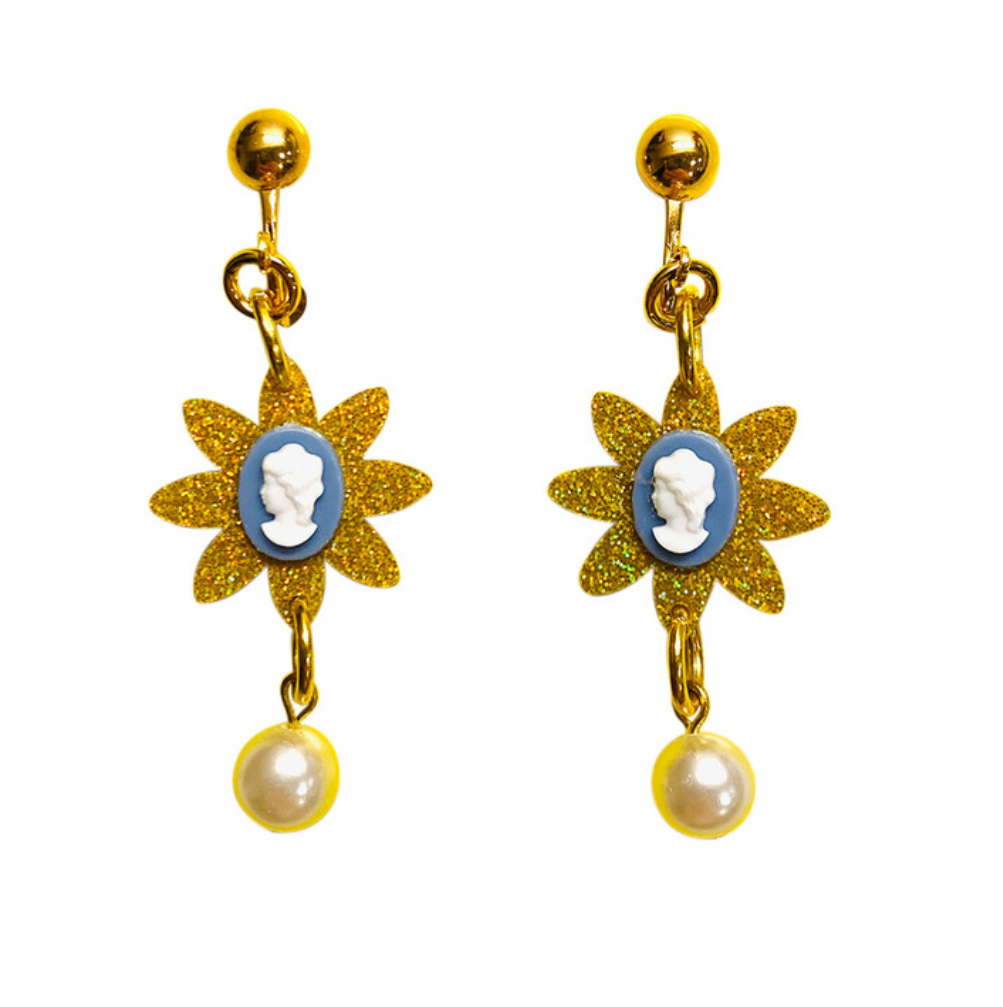 "Cameo Pearl Love" Clip On Earrings