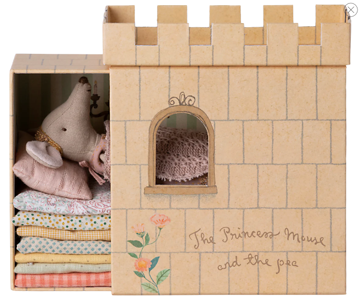 Princess and the pea, Big sister mouse