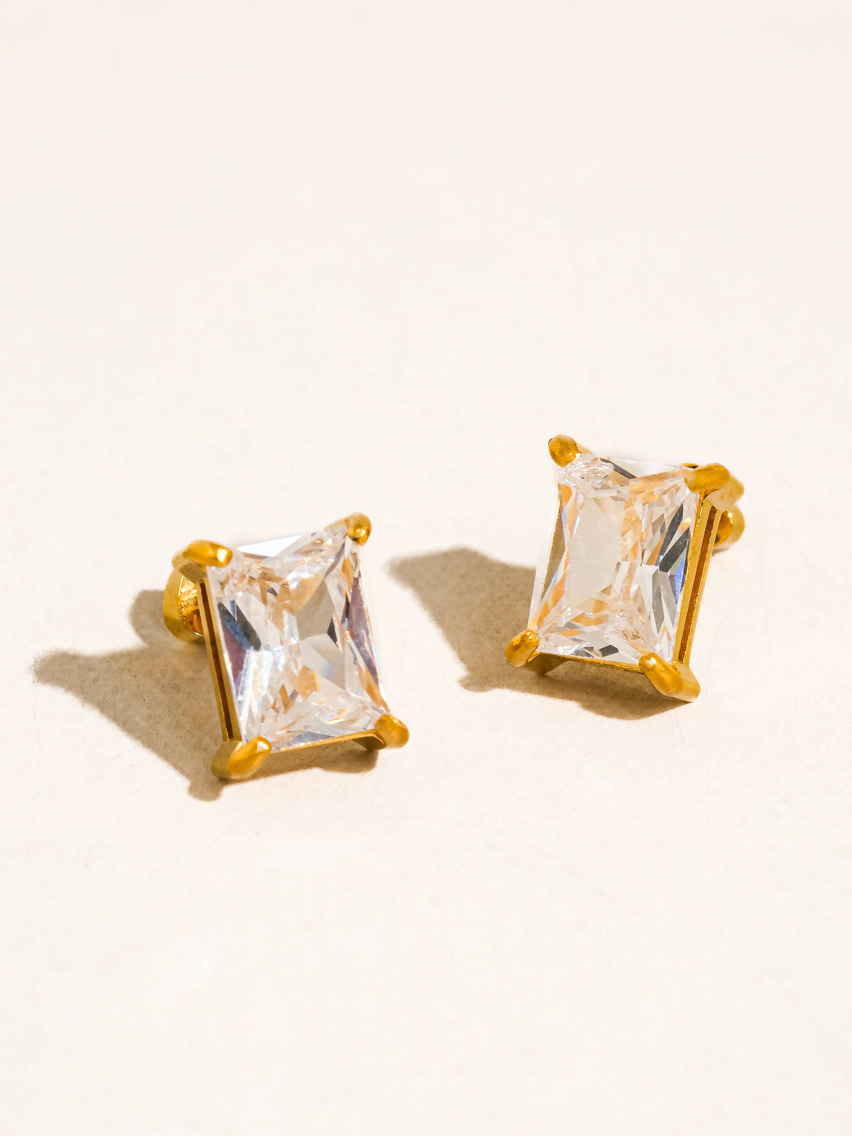 Avenn 18K Gold Non-Tarnish Round CZ Flat Back Earrings: Yellow Gold / T-Teardrop