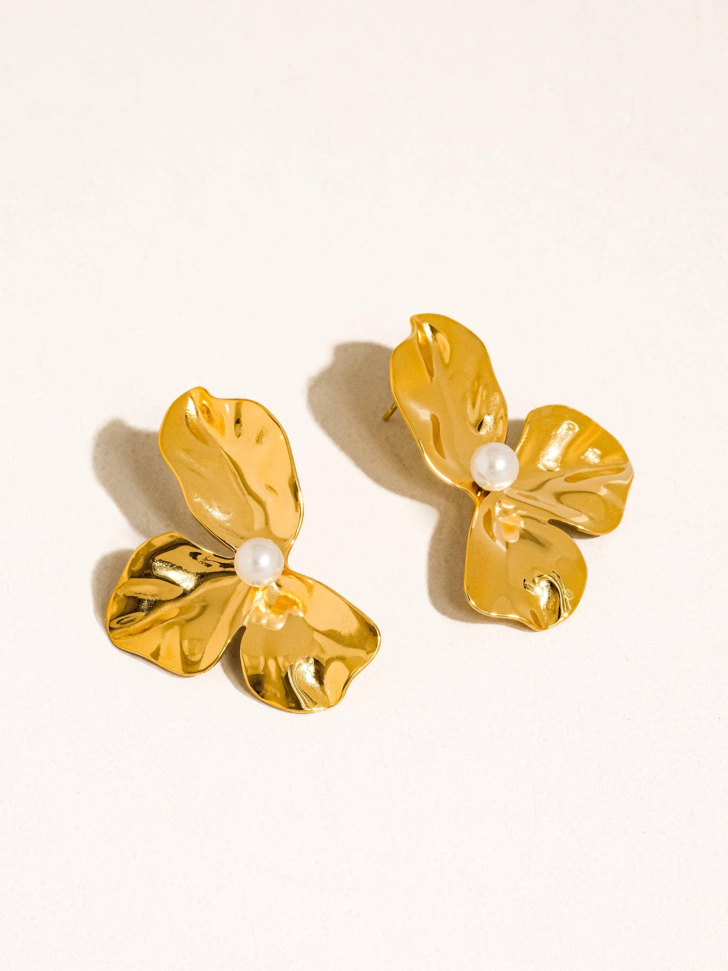 Flower Shell Pearl Earrings: Yellow Gold