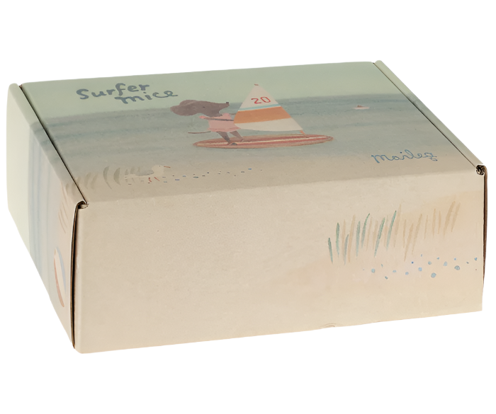 Surfer, Little Sister