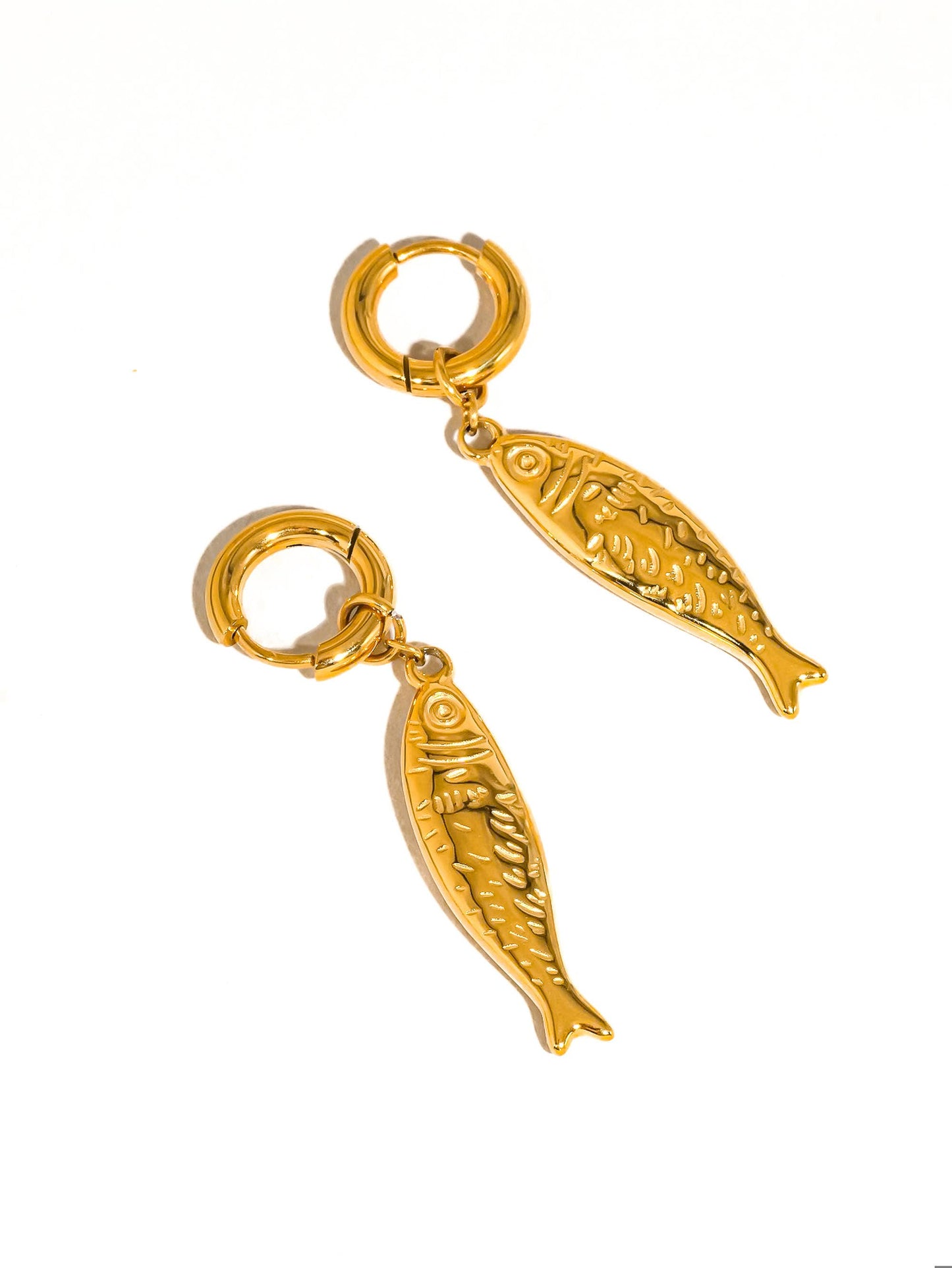 Nibe Fish Hoop Earring: Yellow Gold
