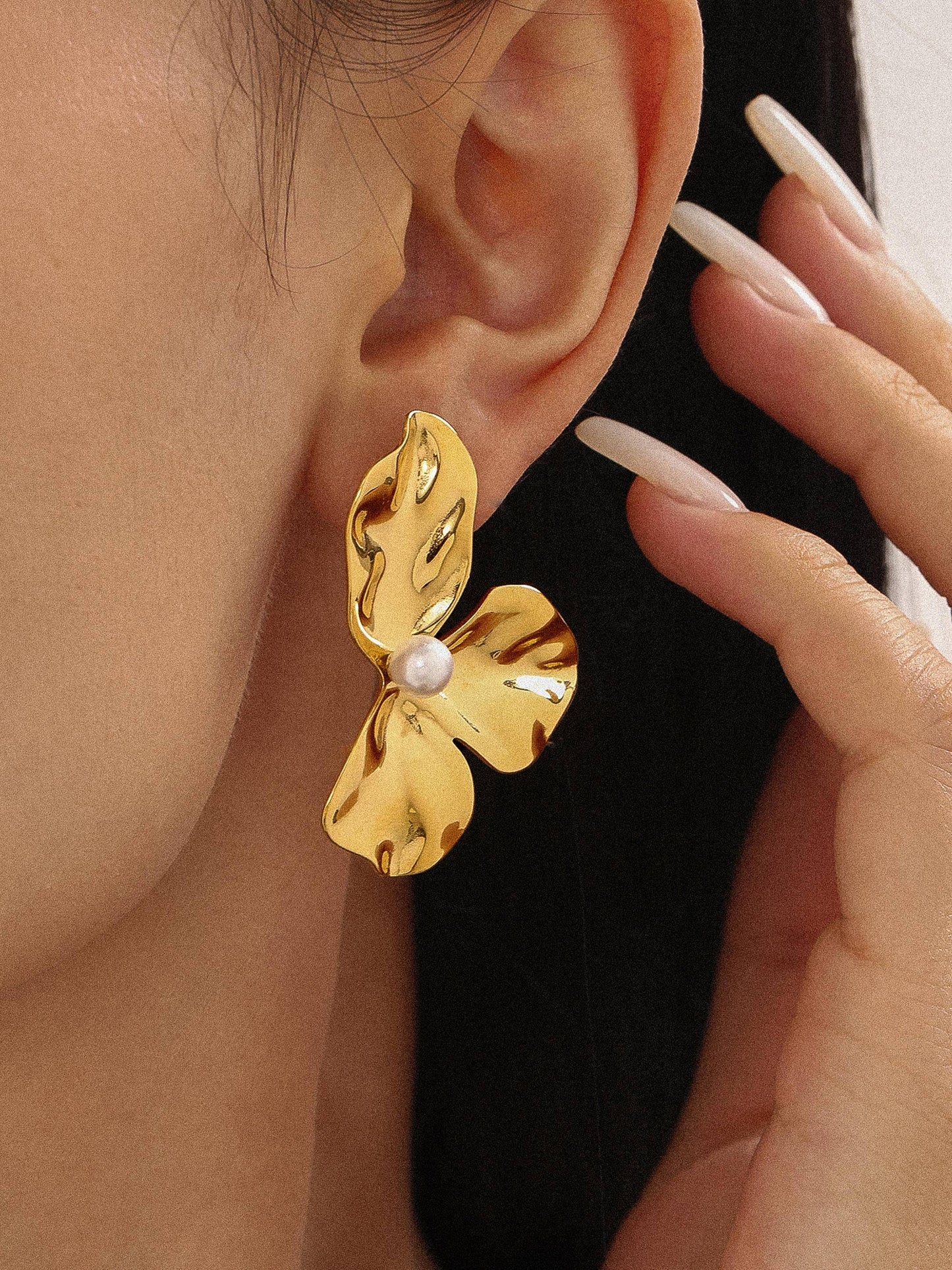 Flower Shell Pearl Earrings: Yellow Gold